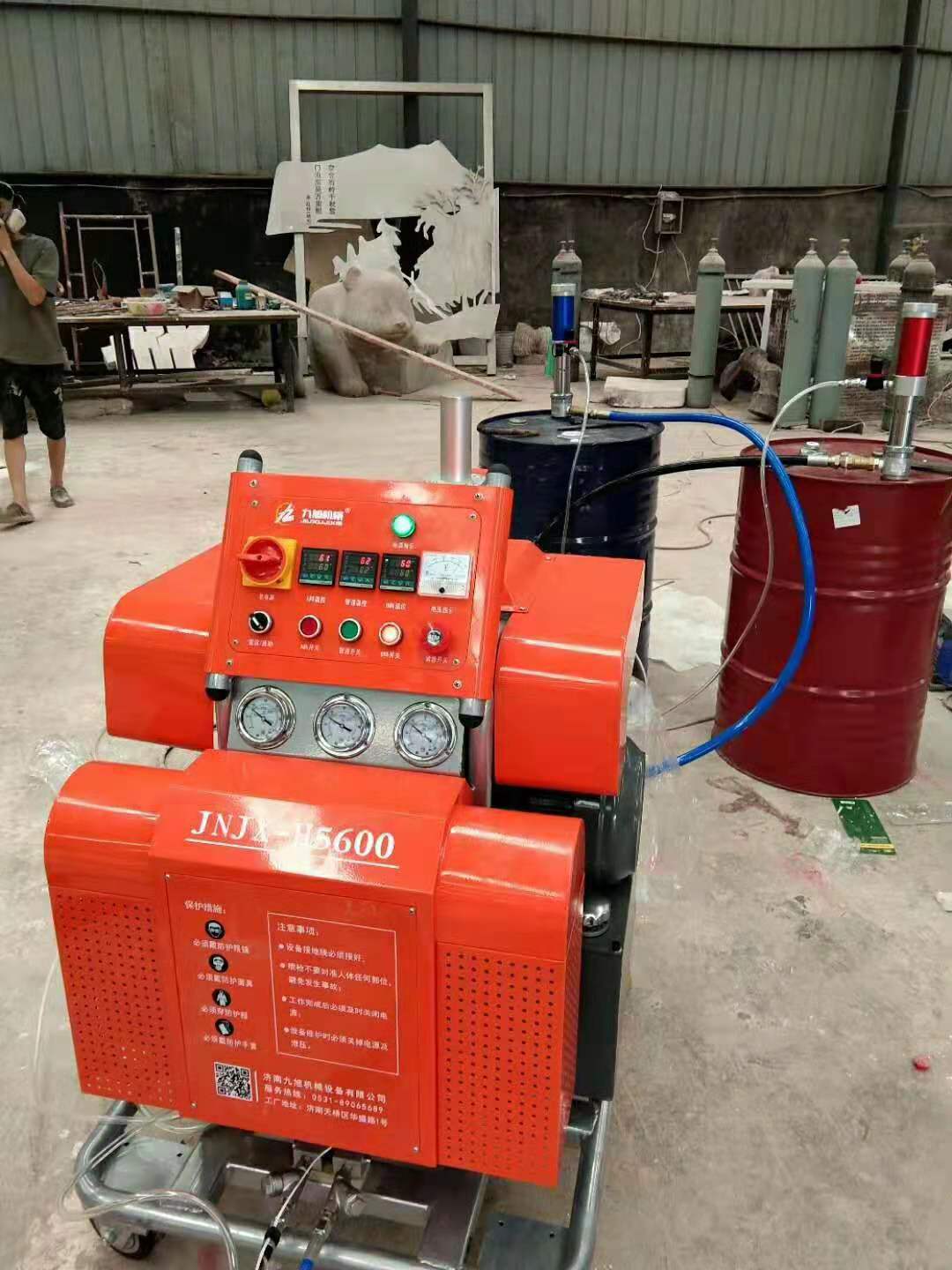 聚脲噴涂JNJX-H5600聚脲泡沫道具噴涂機(jī)(圖2) 聚脲噴涂JNJX-H5600聚脲泡沫道具噴涂機(jī)(圖2)