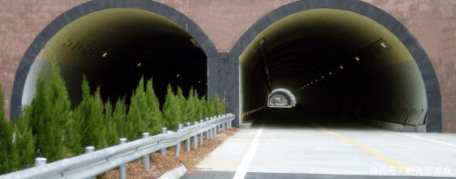 隧道防水噴涂聚脲哪里好(圖1) 隧道防水噴涂聚脲哪里好(圖1)